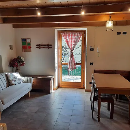 Hébergement de vacances La Casetta Di Biancaneve Valtellina E Di Dubino